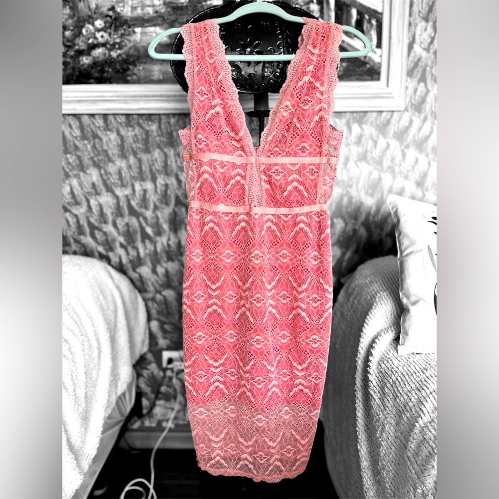 Lacy peach. Perfect for a wedding, dinner, or a night out with your girls ✨